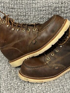 Thorogood 804-4375 Men’s Size 10 D USA Steel Safety Toe EH Brown Leather Boots